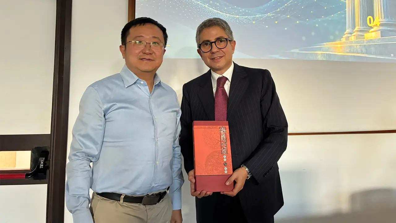 Italia e Cina Perlini